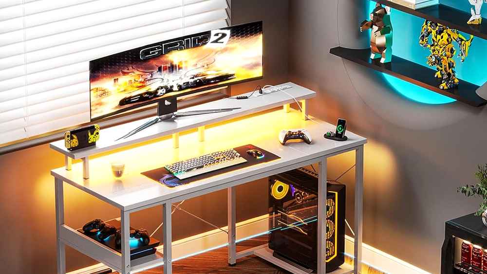 Room with White gaming desk with PC, ps4 and action figures